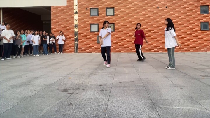 The schools in Quanzhou are really good! There are so many beauties! ! Random dance on the campus of