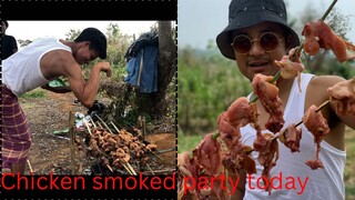 Chicken smoked party with friends #shortvideo #eating #shortsfeed #chicken