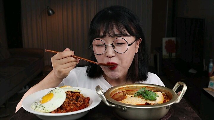 Cơm chiên kim chi & Sundubu Jjigae (Hầm đậu phụ mềm cay) MUKBANG ASMR