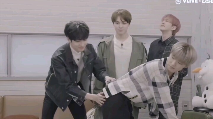 【SEVENTEEN】Sebuah permainan di mana yang kalah akan dipukul pantatnya, dan di saat seperti inilah pe
