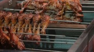 ชายขายบาร์บีคิวถูกภรรยาทิ้ง แต่ไม่คาดคิดว่าเขาเป็นลูกเศรษฐี