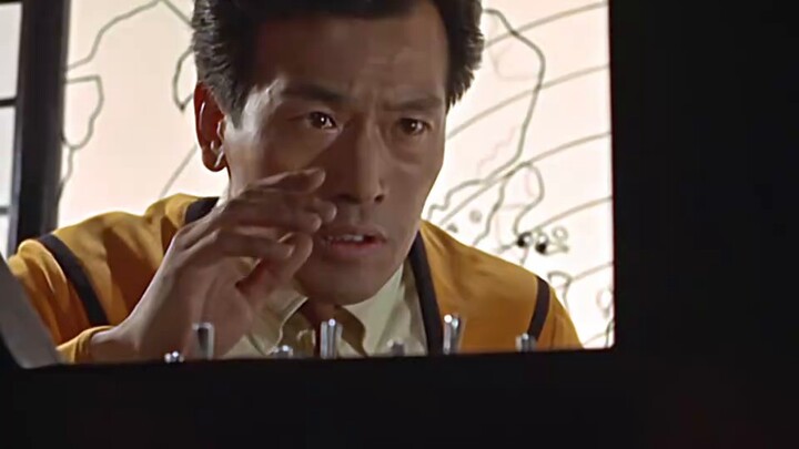 The purpose of the monsters coming to Earth is just to wander around the city!