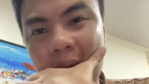 Mõm Vương  (@mombavuong)   TikTok LIVE 15.8.26 22h