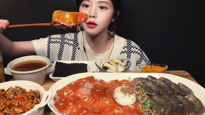 【Boki Chinese Subtitles】Salmon Sauce Shrimp Rice Bowl and Surf Clam Mixed Rice—One big, bouncy shrim