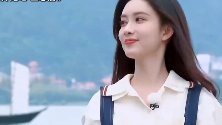 ทุกครั้งที่เมิ่งจื่ออี้ออกรายการวาไรตี้ ทุกคนก็มักจะชอบหยอกเล่นกับเธอ