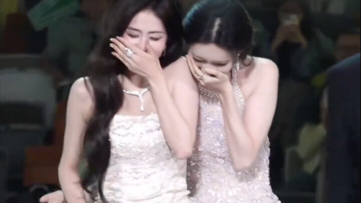 Cả năm 2025, đây là ngày mà cảm giác “người sống” đậm nhất trong giới giải trí!