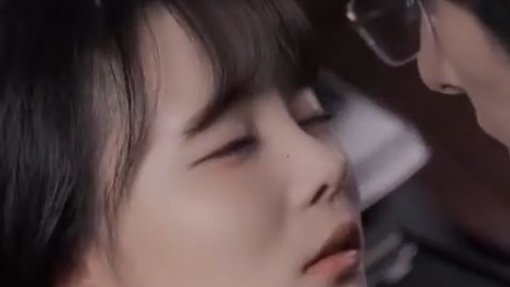 Miliarder 30 tahun hindari wanita, tapi jatuh cinta pada adik angkatnya