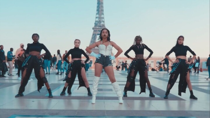 KPOP whirlwind hits the streets of France! French top dance troupe performs Lisa's solo hit single "