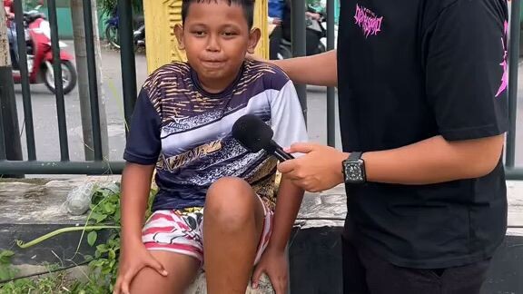 prank mic bau thaiy sampe muntah solar