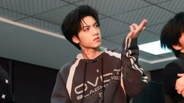 เวอร์ชันฟินเต็มๆ ของกุ้ยกุ้ยหัวแสกกลางเพลง “SPAGHETTI” โคตรมันส์ ฉันฟินสุดๆ เลย!