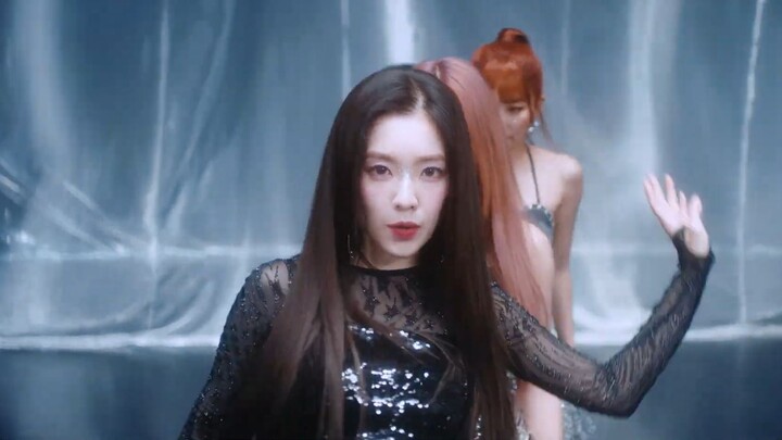 MV ca khúc trở lại mới nhất của Red Velvet mang tên Cosmic Dance đã được phát hành