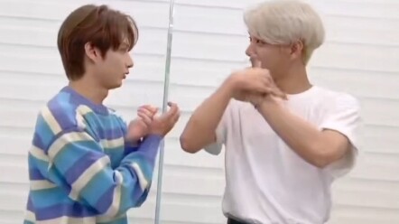 Hong Xiaoshua Doesn’t Get It vs. Hong Xiaoshua Gets It