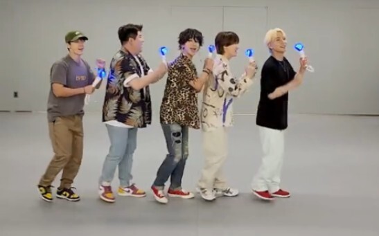 SUPER SHOW 9 – Trích đoạn vũ đạo và hướng dẫn cổ vũ Super Junior
