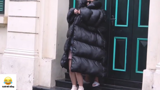 (P2) Troll Mang Áo Khổng Lồ Ra Phố #Prank