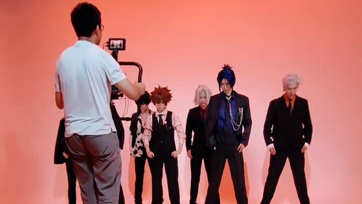 I'm so excited🦁 I saw all the Vongola members dancing DNA