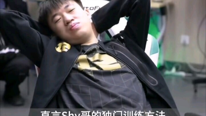 Theshy’s secret training method has been revealed, and XiaoHu admits he’s indeed improving at lightn