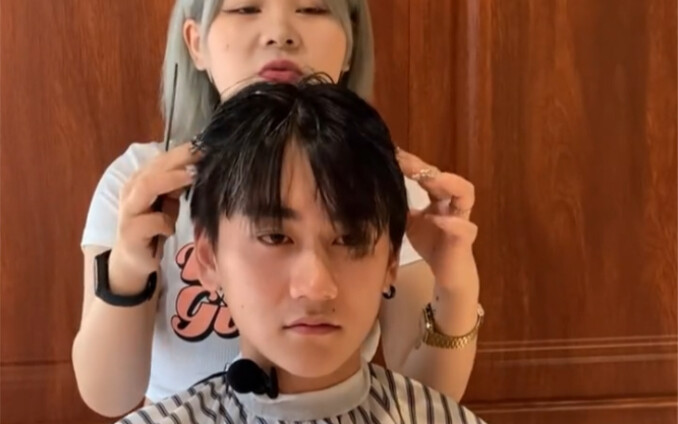 Ông hoàng cải tạo thiếu niên La Kha.