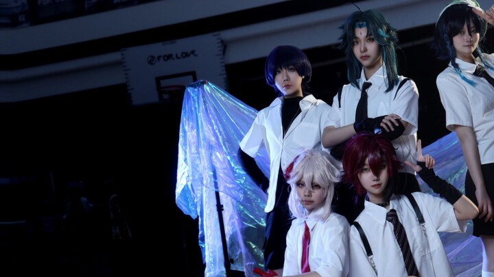 Adegannya seru sekali! Boy band gaya Teyvat datang ke Pameran Komik Zhengzhou untuk menari dengan be