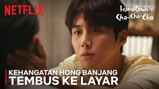 Kim Seon-ho Templokin Tangan ke Pipi Shin Min-a, Se-nusantara Histeris | Hometown Cha-Cha-Cha | Clip