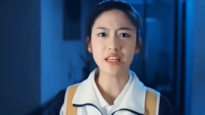 Jiang Zhenghan works part-time to make ends meet and becomes Xia Linxi’s tutor.