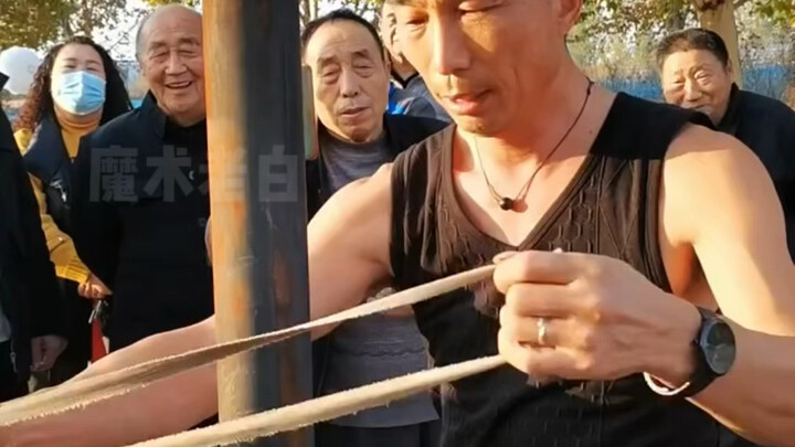 Tiba-tiba bertemu jagoan di jalanan, tali rami tembus!