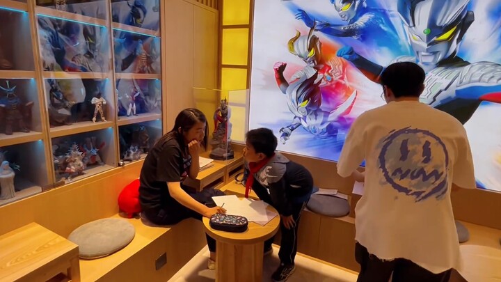 Ultraman Coffee Shop (Special Store Visit)