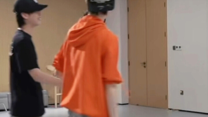 Vở kịch này năm nay đã dán đến mức chẳng còn biết trời đất là gì nữa rồi...