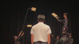 最难的在于把锯末粘成木板