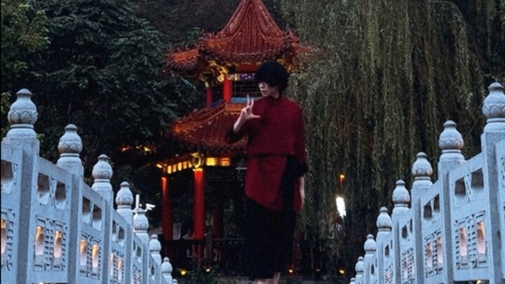 انقر لتُشاهد تشونغهوا لانغ لي يو تينغ يرقص [الفارس الساخر]