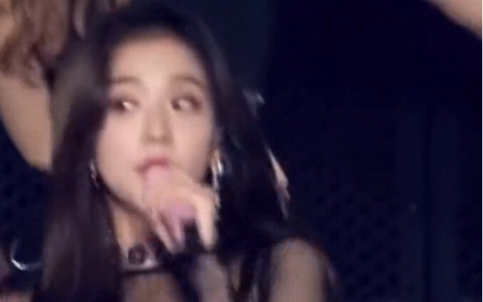 Jisoo sang first! Her expression is so funny (follow each other dd)