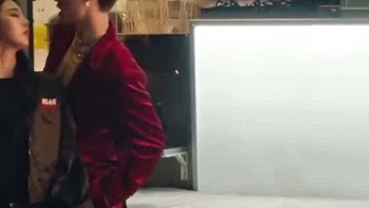 街舞人谁还不会跳张艺兴的歌啊（叉腰）#张艺兴穿MIX跳面纱 #FILAMIX #MIX舞动鞋