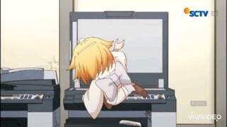 Syuting dari Tokyo MX Shachiku-san wa Youjo Yuurei ni Iyasaretai. Episode 04 (Mesin Cetakan)