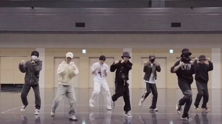 การออกแบบท่าเต้นของเพลง "Best Friend Ever" ดูน่ารักยิ่งขึ้นเมื่อเข้ากับเนื้อเพลง! -