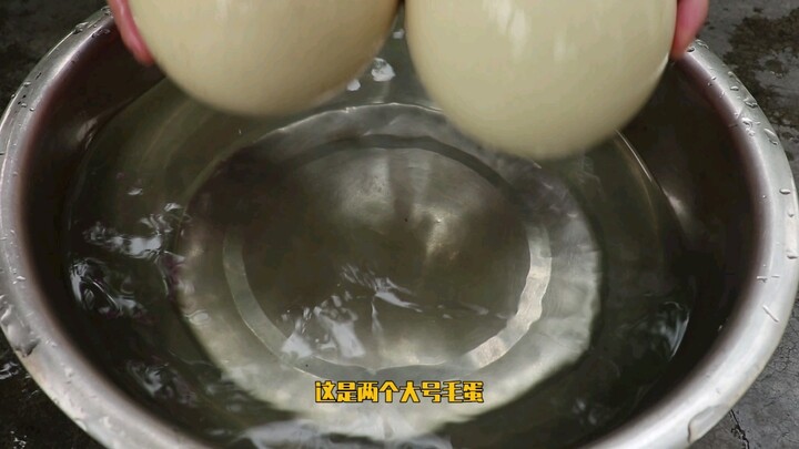 老丈人点菜让歪厨子做毛蛋，出锅后老丈人把小二赶走了