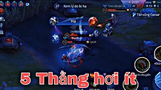 Tà Thần Caesar 5 Thằng Hơi Ít