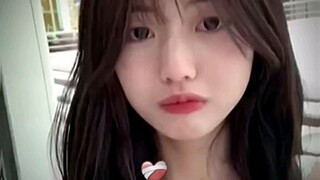Bruh she so cute 😜🤧😍