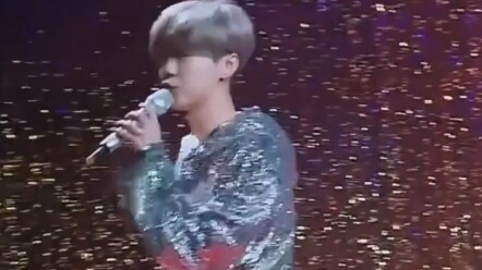 หลูหานร้องเพลงสาวน้อยแห่งเมืองเล็ก