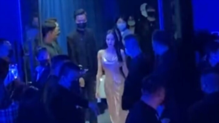 Holy crap! No one has watched Dilraba's appearance yet—I'd really be heartbroken, okay?! Sister, you