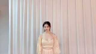 Em nhớ anh nhưng không dám nhắn tin cho anh vì sợ anh sẽ khoe khoang.