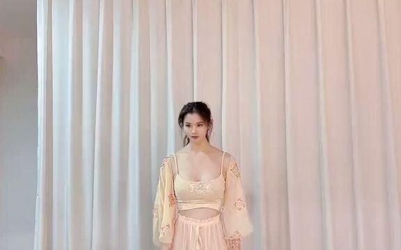 Em nhớ anh nhưng không dám nhắn tin cho anh vì sợ anh sẽ khoe khoang.