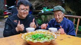 Mách bạn cách làm món "súp thịt heo dưa cải" nổi tiếng Tứ Xuyên 