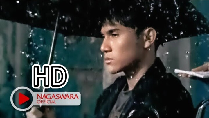 Tapi Bukan Aku – Kerispatih [Official Music Video HD (360p60)]