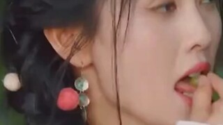 ไป๋ลู่ยังรู้สึกเปรี้ยว แสดงว่ามันเปรี้ยวจริงๆ เลย