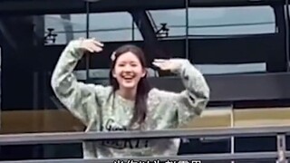Perbedaan cara selebritas memperlakukan penggemar mereka, apakah sikap ini benar-benar baik? Zhao Lu