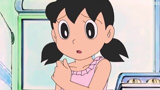 Doraemon: Nobita mengubah bak mandi menjadi lautan dengan bola yang membesar, lalu memanggil Shizuka