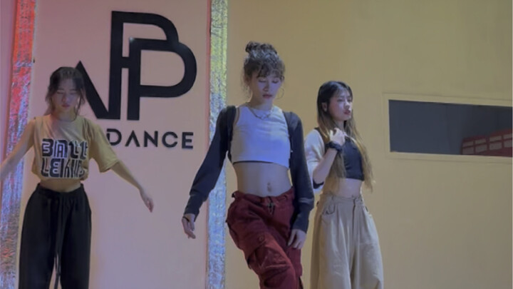 Now that the choreography of Night Dream Yinren-yokii has become popular, let’s watch me perform it 
