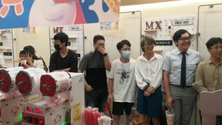 When you and a bunch of classmates went to Mixue Ice City...