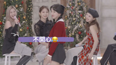 Sasha: Thôi, hãy quay lại và giả vờ như không nhìn thấy Aya:…(bất lực)