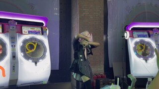 在舞萌比赛的舞台上跳了INTERNET OVERDOSE!!在舞萌前起舞——
