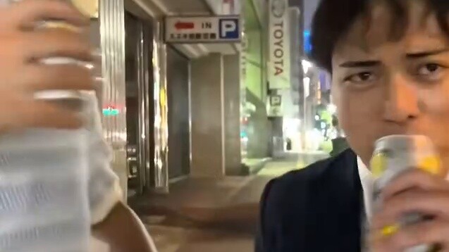 เมื่อพนักงานออฟฟิศชาวญี่ปุ่นไปกับคุณเพื่อวิ่งกลางคืน